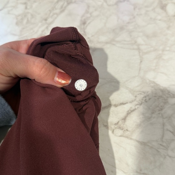 Burgundy Lululemon High-Waisted Leggings with Streamlined Silhouette Size 4 - Picture 3 of 4